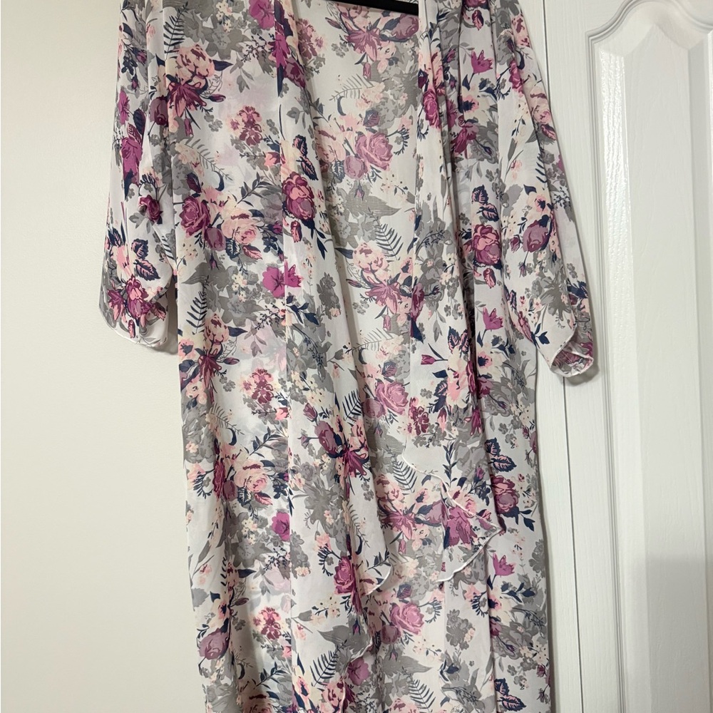 LuLaRoe Large Floral Shirley Kimono in Pink and Gray